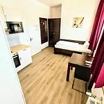 Boardinghouse - Stadtvilla Budget アパート