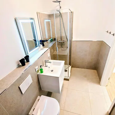 Boardinghouse - Stadtvilla Budget Apartman