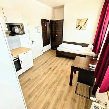 Boardinghouse - Stadtvilla Budget Apartman