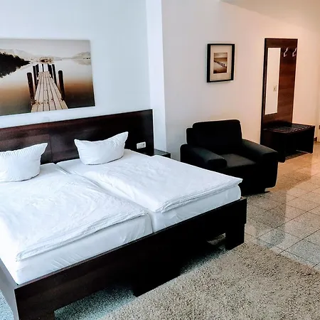 Boardinghouse - Stadtvilla Budget Apartman Schweinfurt