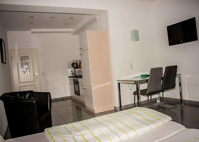 Daire Boardinghouse - Stadtvilla Budget
